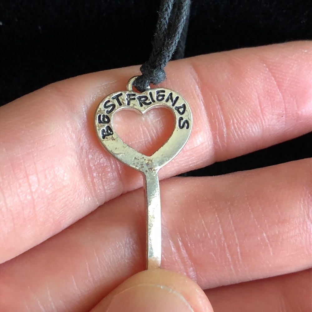 Vintage Claire’s Best Friends Silver Tone Key Friendship Bracelet - Picture 5 of 8